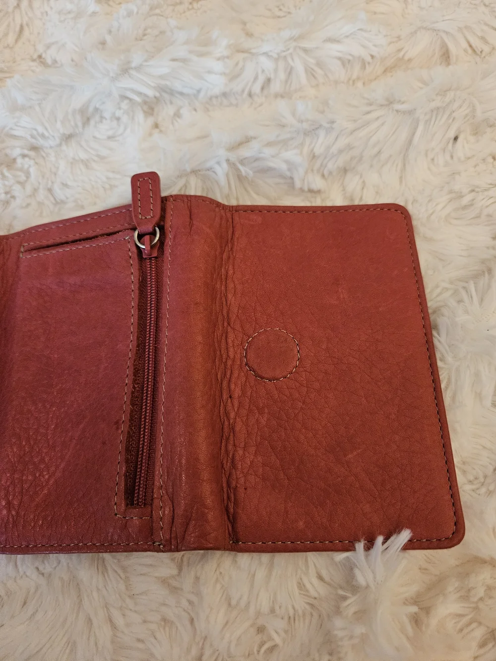Fossil✨️Pink Leather Kiss-Lock Wallet